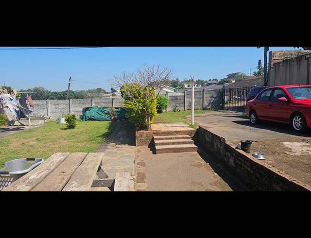 5 BEDROOM HOUSE FOR SALE IN SEA VIEW